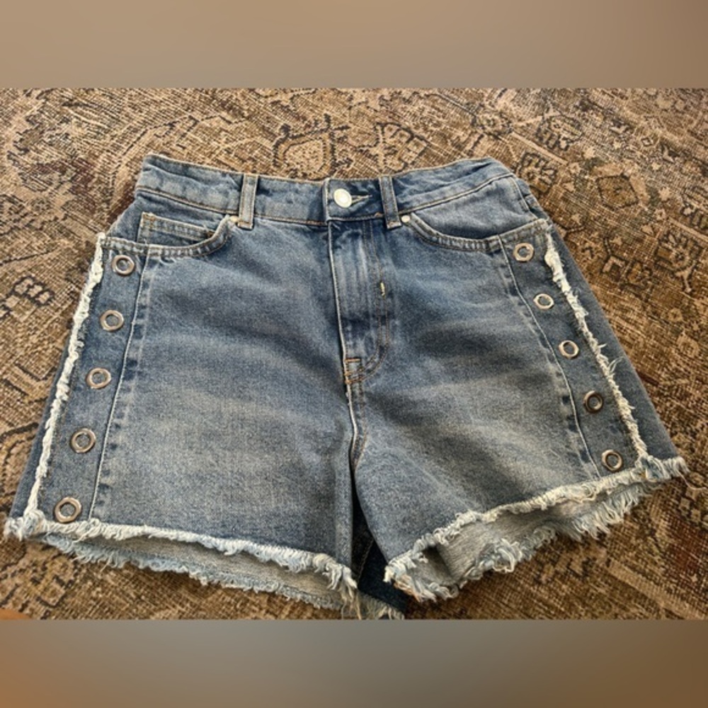 Zara Basic Dept Grommet Detail Denim Shorts